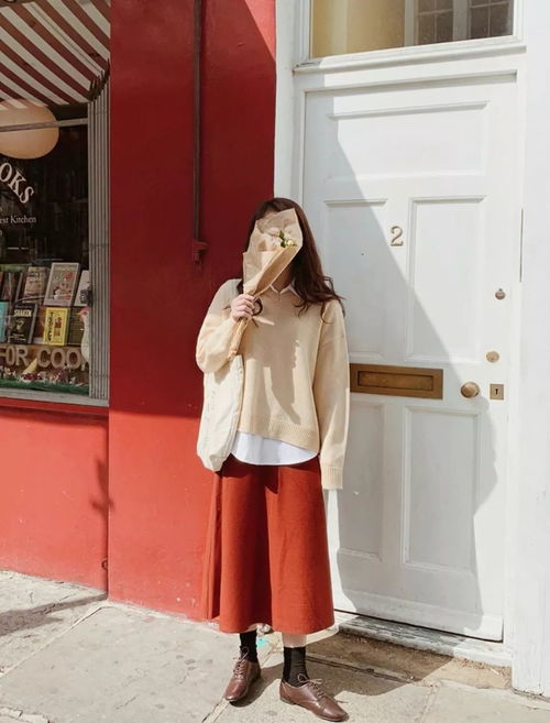 服裝搭配 裙子里別再穿打底褲了,現在流行這樣搭配