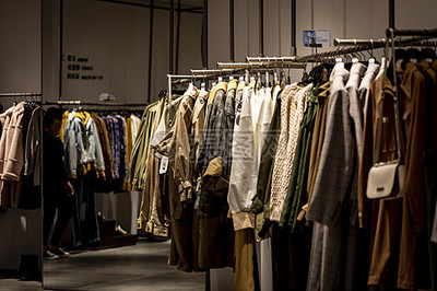 服裝店免摳素材下載-正版素材400909712