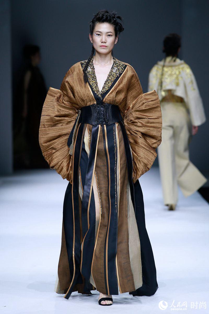 浙江理工大學服裝學院2018屆服裝與服飾設計畢業(yè)作品發(fā)布會